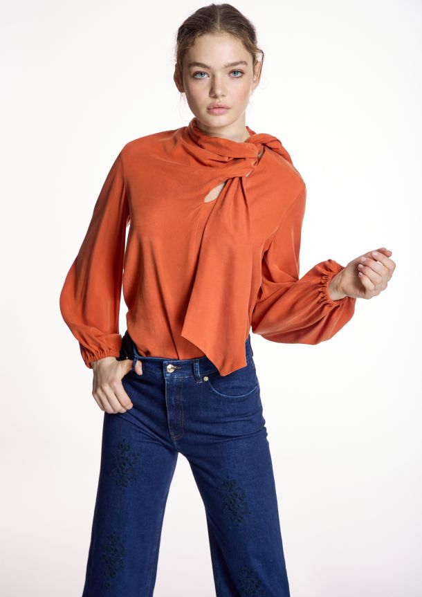 blusa lazada naranja Alba Conde